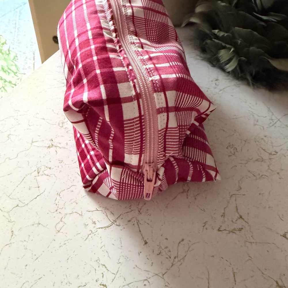 Chic Pink Plaid Cosmetic Bag